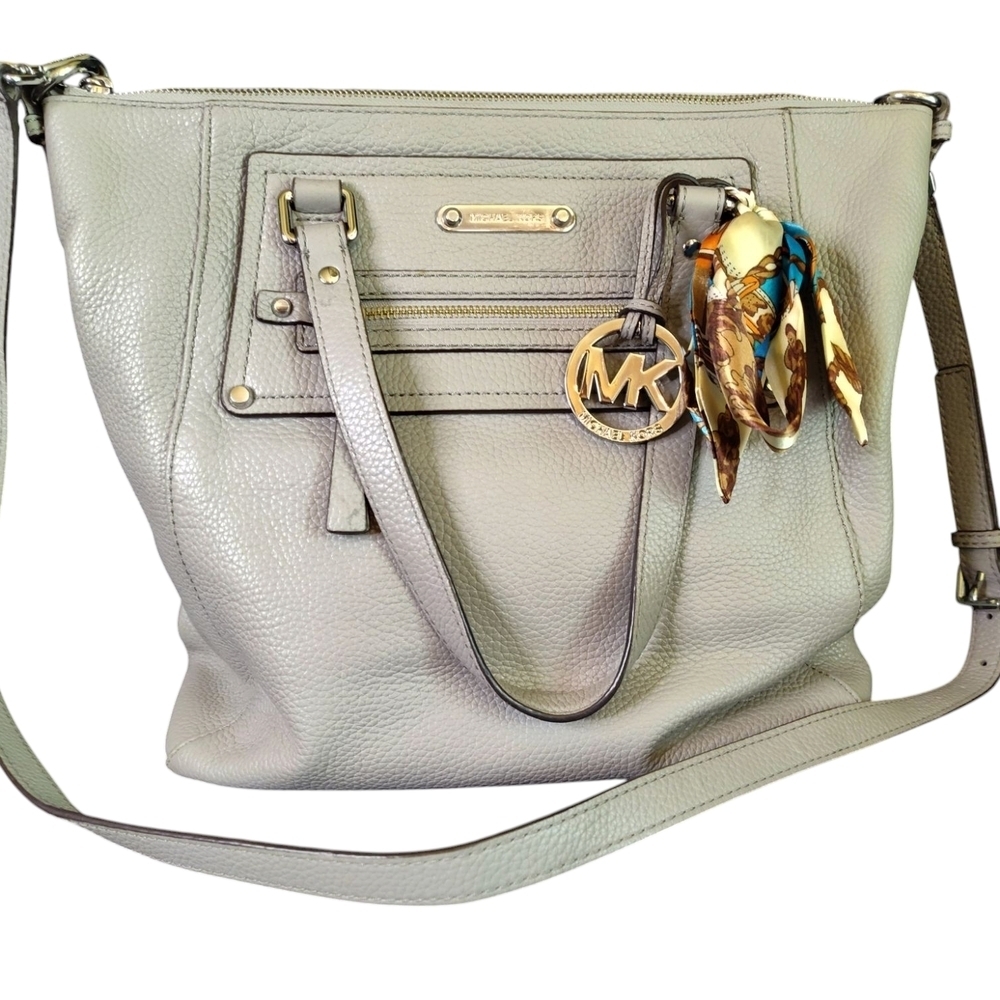 EUC Michael Kors Gray Gilmore 🖤